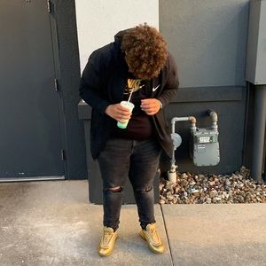 Meet your Posher, Kobe